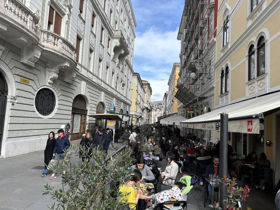 Central Mazzini Suits Trieste Exterior foto