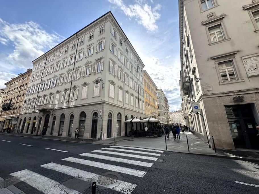 Central Mazzini Suits Trieste Exterior foto